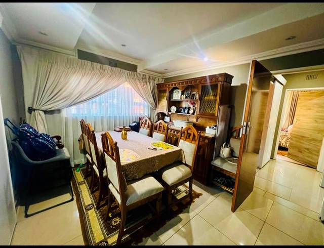 5 BEDROOM HOUSE FOR SALE IN MABOPANE UNIT C
